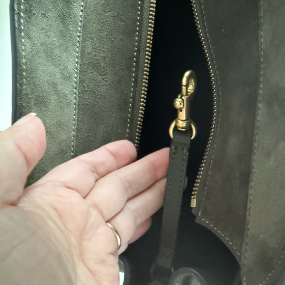 Coach Olive Suede Soft Empire 28 - Picture 9 of 11